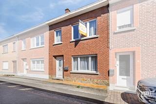 In een rustig, doodlopend straatje, op wandelafstand van het recreatiedomein De Gavers, bevindt zich deze solide maar te renoveren woning. De...