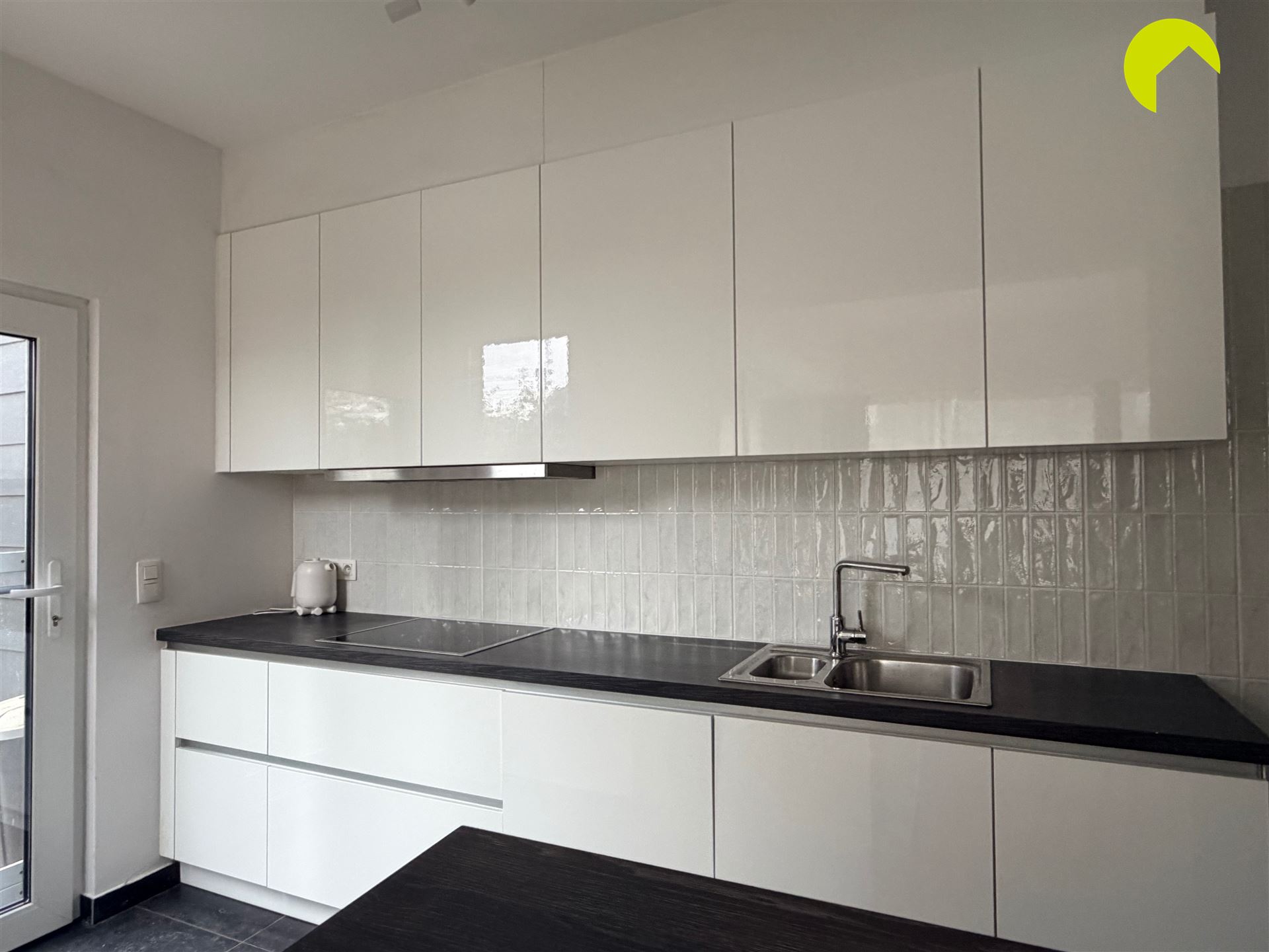 Gerenoveerde HOB met 3 slpks, zonnige tuin en garage - foto 4