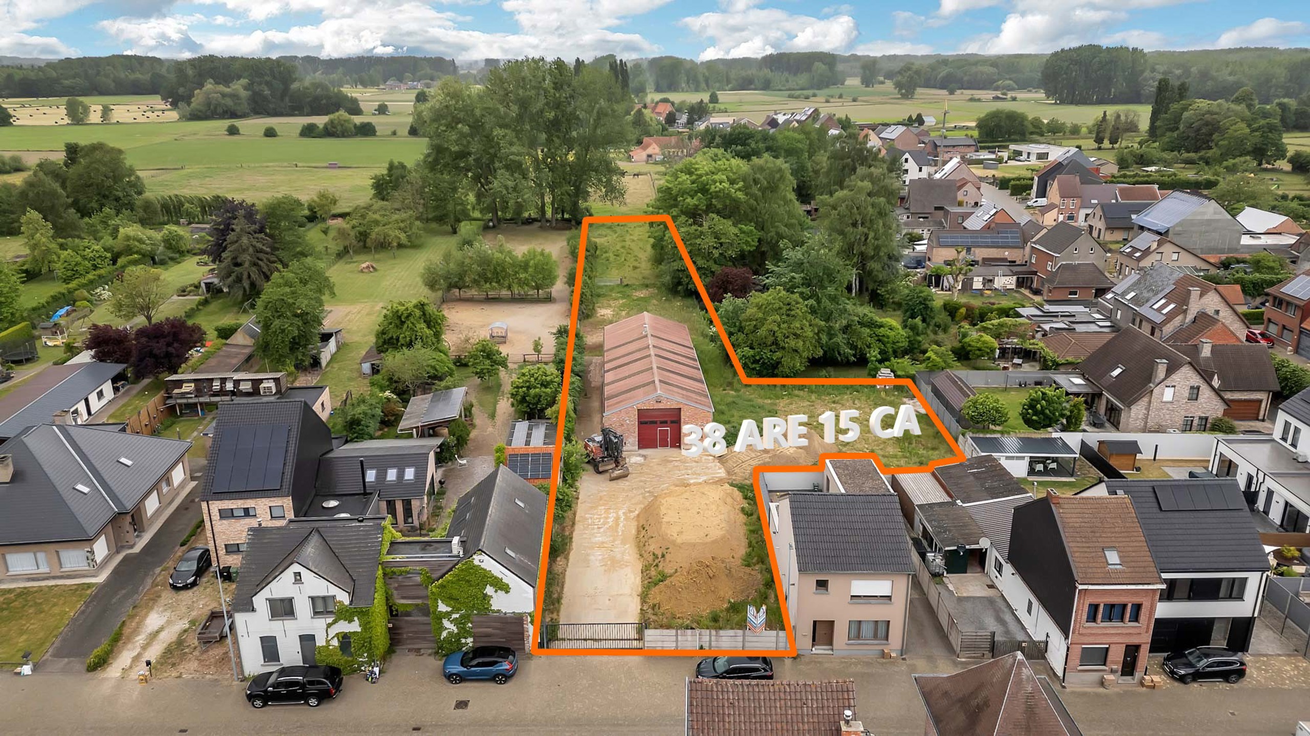 Te renoveren loods met bijhorende percelen - foto 1