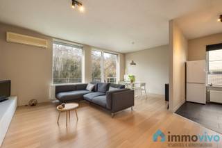 Algemeen:In de populaire Elsdonk-wijk vinden we dit mooie appartement met 3 slaapkamers en een groot zonnig terras. Het betreft een mooi...