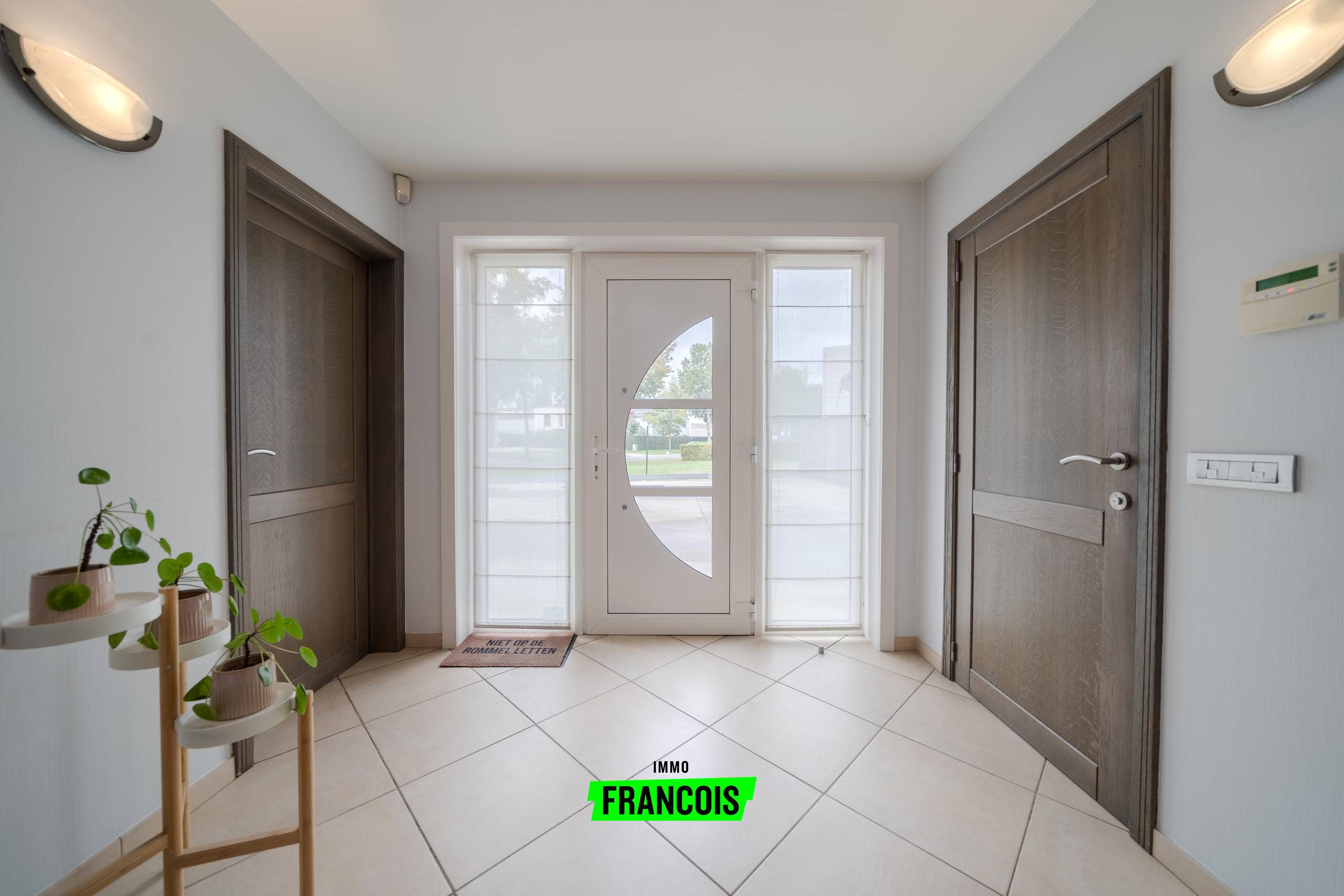 Unieke woning met 5 slaapkamers en ruime loods in het industrieterrein te Diksmuide - foto 2