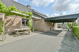 Welkom in deze ruime woning aan de Stegelstraat 51a in Lichtervelde, waar comfort, ruimte en moderne voorzieningen perfect samenkomen. Deze...