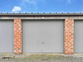 Op een vlot bereikbare locatie nabij het centrum van Aalst, ter hoogte van de Zavelbaan, worden meerdere gesloten garageboxen te koop aangeboden...