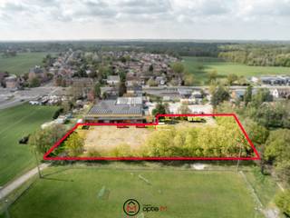 Dit open buitenterrein ongeveer 2500 m²  (uitbreiding tot 5000 m2 mogelijk) is gelegen aan de Kempische Steenweg 471a te Kiewit, Hasselt.Dankzij de...