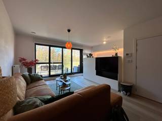 Dit ruime, moderne duplexappartement van 132 m² combineert luxe, comfort en absolute rust. Gelegen op wandelafstand van het centrum van...