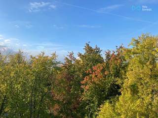 TE KOOP – PRACHTIG DELUXE DUPLEX-PENTHOUSE MET 2 SLAAPKAMERS EN TERRAS VAN 40 M² | AVENUE ROGER LALLEMAND – ELSENE📍 Adres: Avenue Roger Lallemand 3...