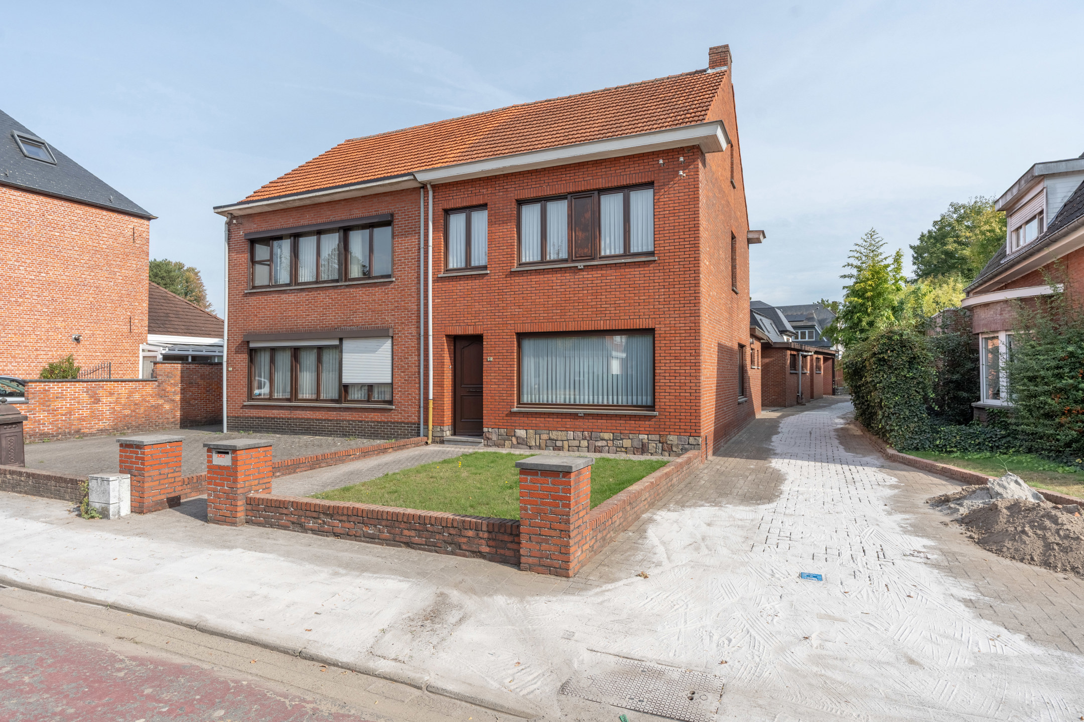 Te renoveren 4slpk woning met magazijn/garage te Vosselaar. - foto 4