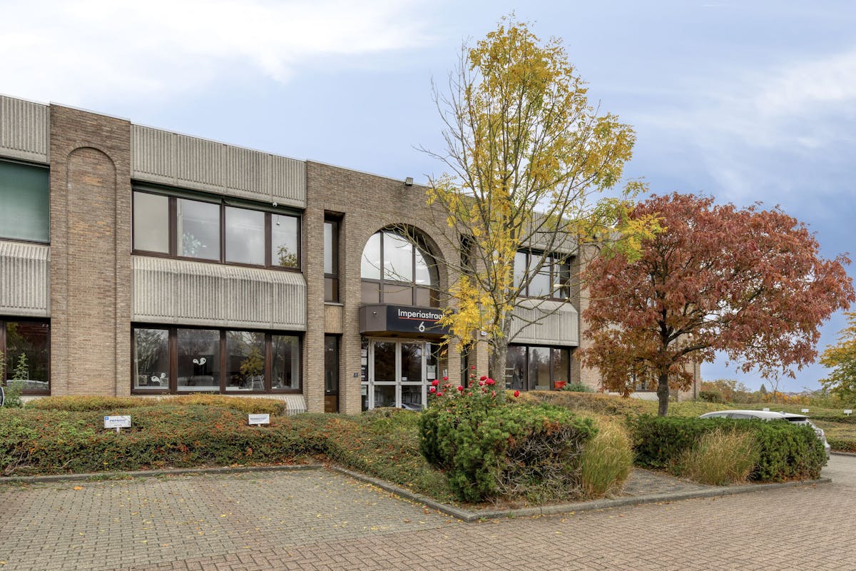 Verhuurd kantoor met 6 staanplaatsen te koop in Zaventem - foto 2