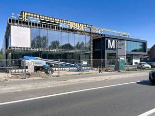 Deze commerciële ruimte (handelspand/showroom) te huur wordt casco aangeboden en bevindt zich op het gelijkvloers van een nieuwbouw pand aan...