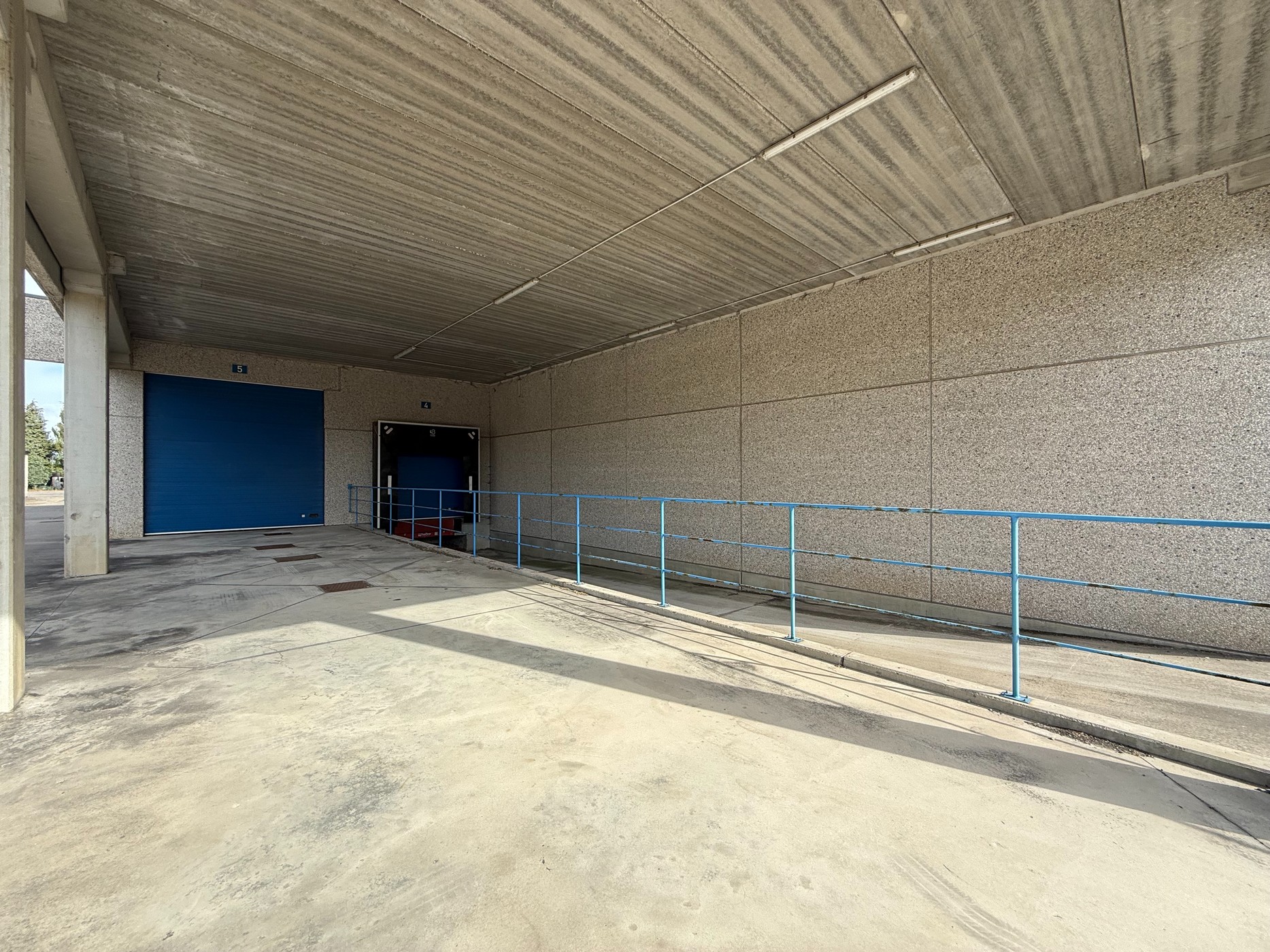 Magazijnruimte 1.810m² met laadkaai in Deinze - foto 3