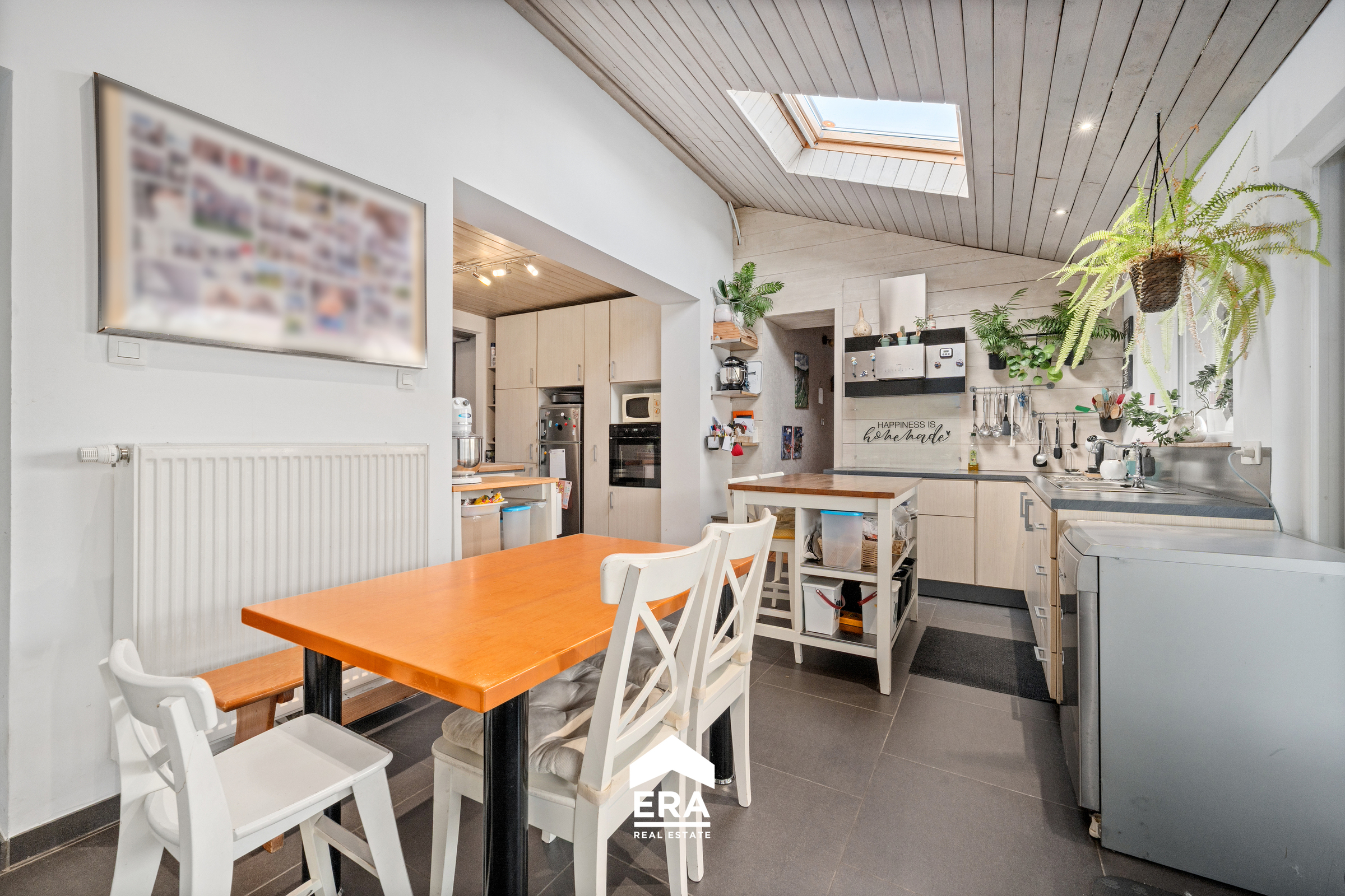 Ruime woning 4 slaapkamers met carport en garage op 705 m² - foto 4