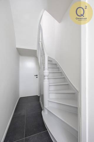 Bezichtigingsdag vrijdag 18 juli. Inschrijven via het contactformulier verplicht! Volledig gerenoveerde woning met 3 slaapkamers nabij Park Spoor...