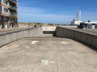 Loodswezenplein Garage 182 - Spacious garage box with adjoining storage room on level -2 - Dimensions: 3.08 x 5.73 m, adjoining storage room: 6.28 x 6.64 - Sale under long lease - Entrance via Lombardsijdestraat - Passenger elevator present