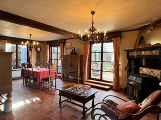 Charmante fermette op een mooi perceel van 963 m² in een aangename omgeving te Zulte.Deze open bebouwing in de Warandestraat combineert ruimte,...