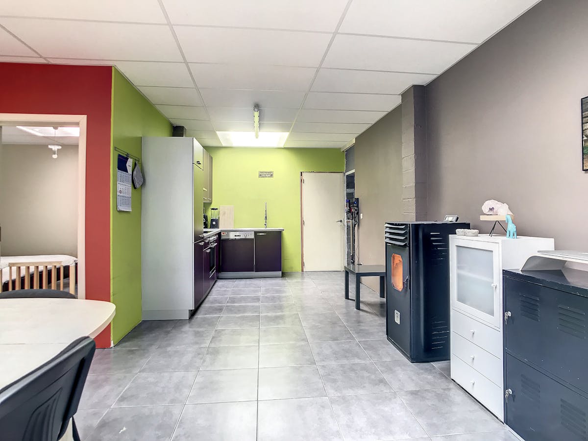 Ruime loods met wooneenheid in het centrum van Ruisbroek - foto 4