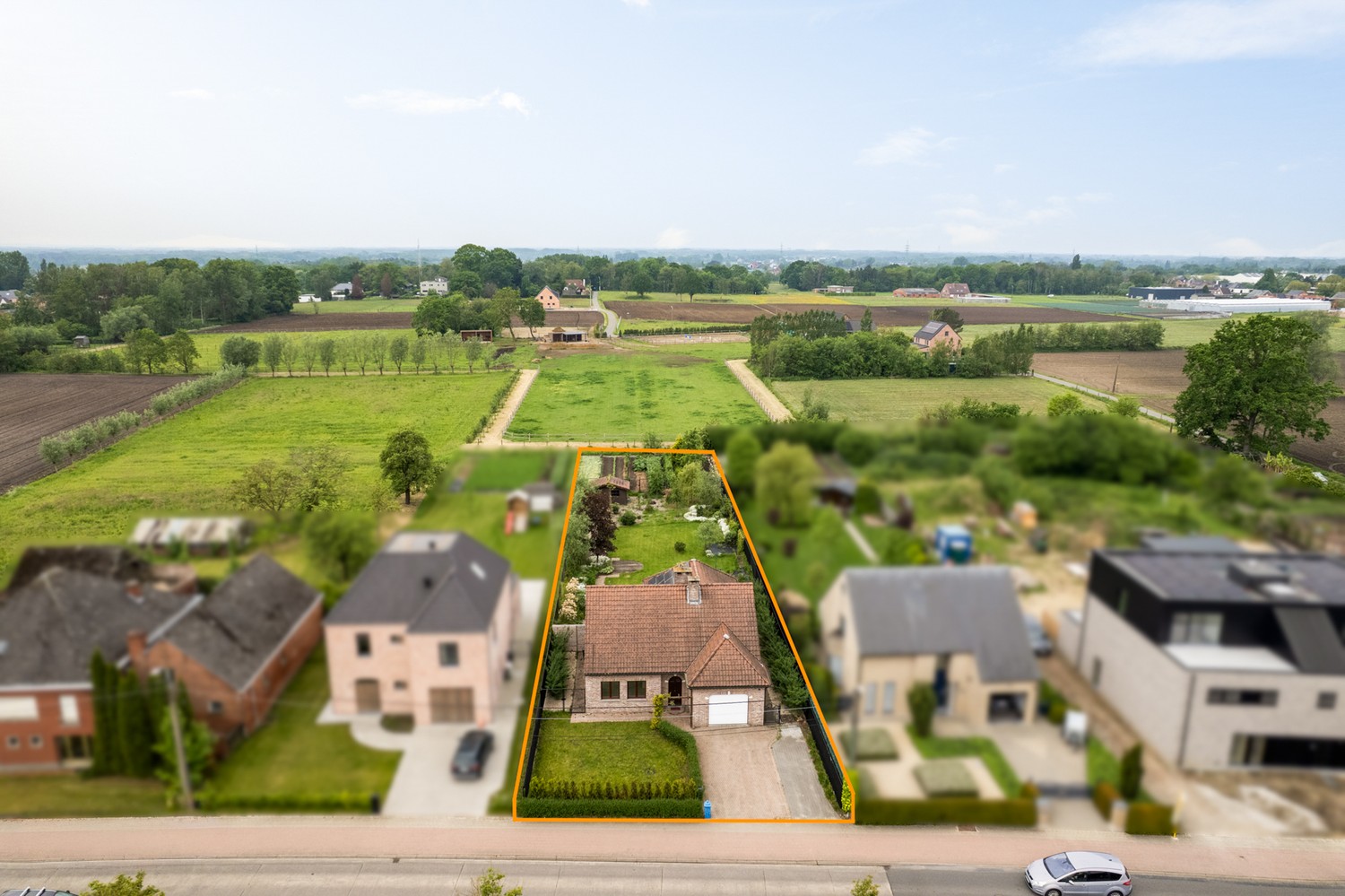 Woning met 3 (mogelijks 4) slpkrs op ruim perceel te Putte - foto 1