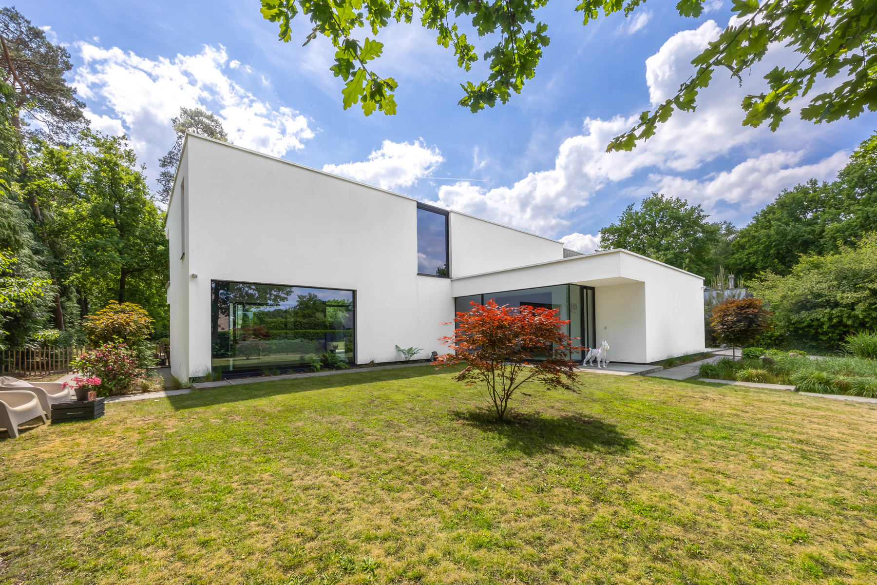 Ruime moderne luxe villa met zwembad op ca. 2339 m². - foto 1