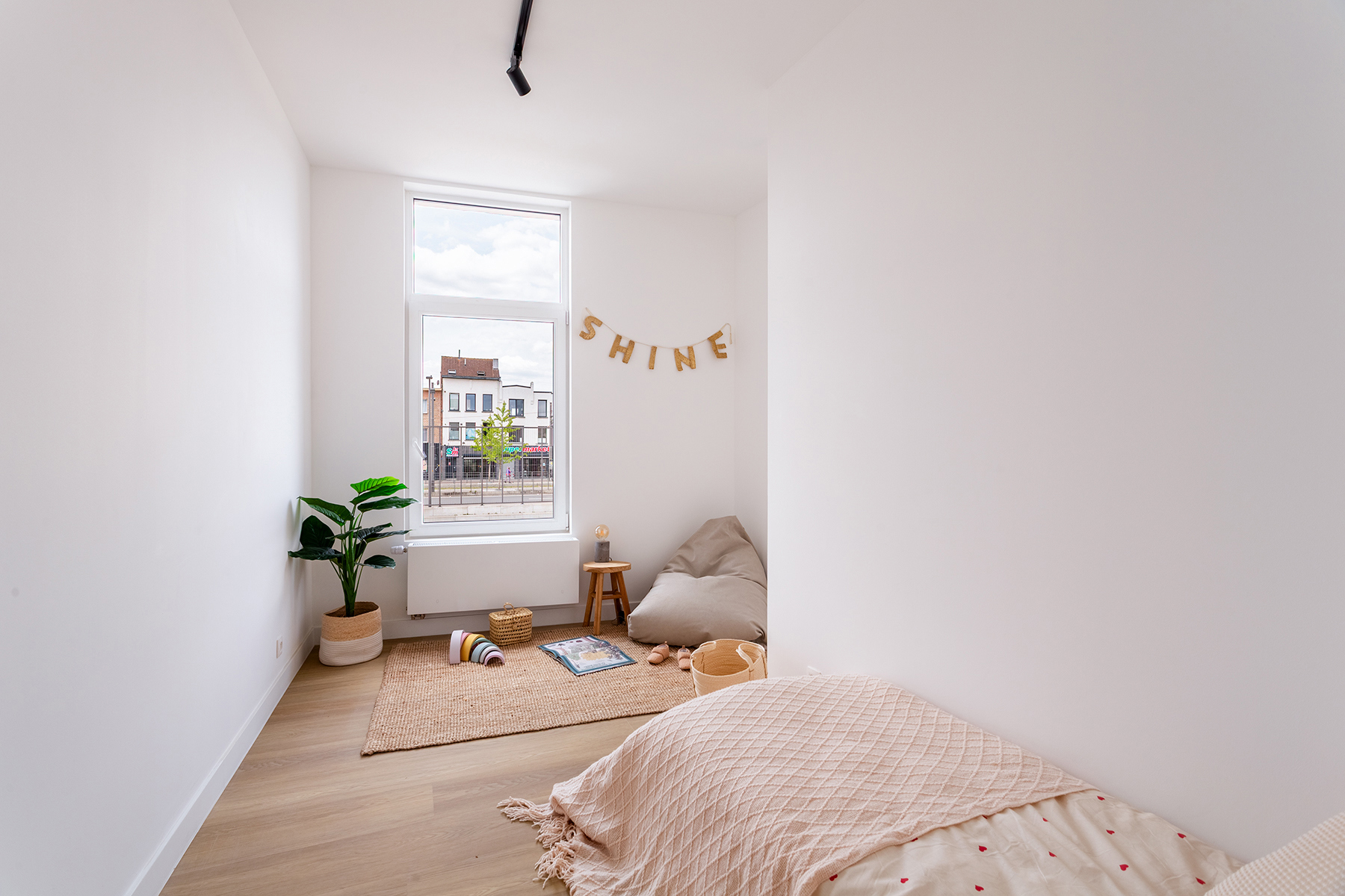 Stijlvol gerenoveerd 2-slaapkamerappartement - foto 5