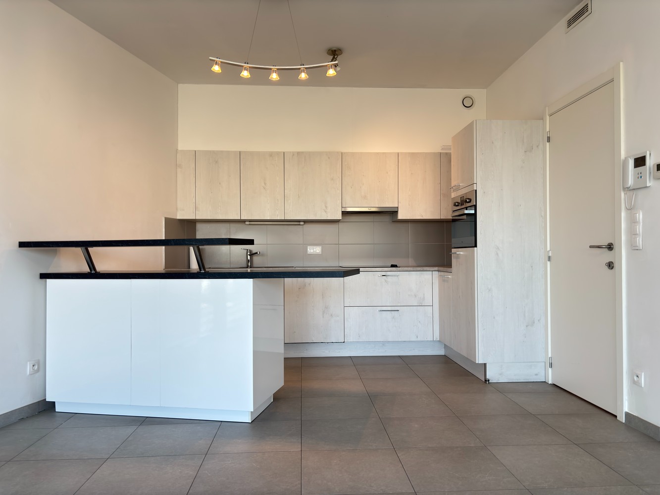 2-slaapkamerappartement naast station van Leuven te huur! - photo 5