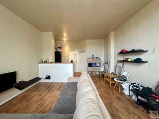 MAAK ONLINE UW AFSPRAAK VIA WWW.IMMOBOSS.BEDit appartement bevindt zich op de eerste verdieping van een kleinschalige residentie. Het gebouw is...
