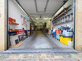 Te koop – Lichte opslagruimte van 130 m² met parking – Evere📍 Adres: Houtweg 28, 1140 EvereWe Invest Bruxelles-Europe biedt exclusief deze lichte en...