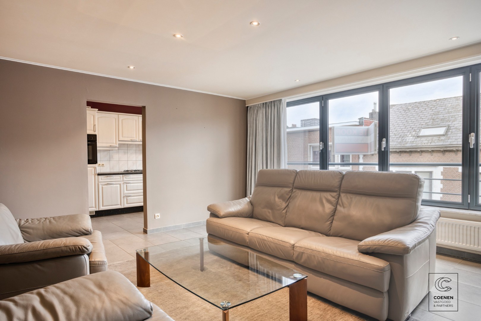 Instapklaar appartement van 124 m², 3 slpk's en terras op een toplocatie te Kontich! - foto 3