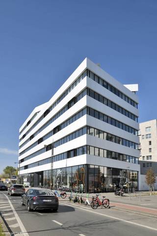 WHITE ANGLE is een slim, duurzaam en innovatief kantorencomplex in het nieuwe City Dox gebied. Het biedt 6 niveaus gewijd aan kantoorruimten,...