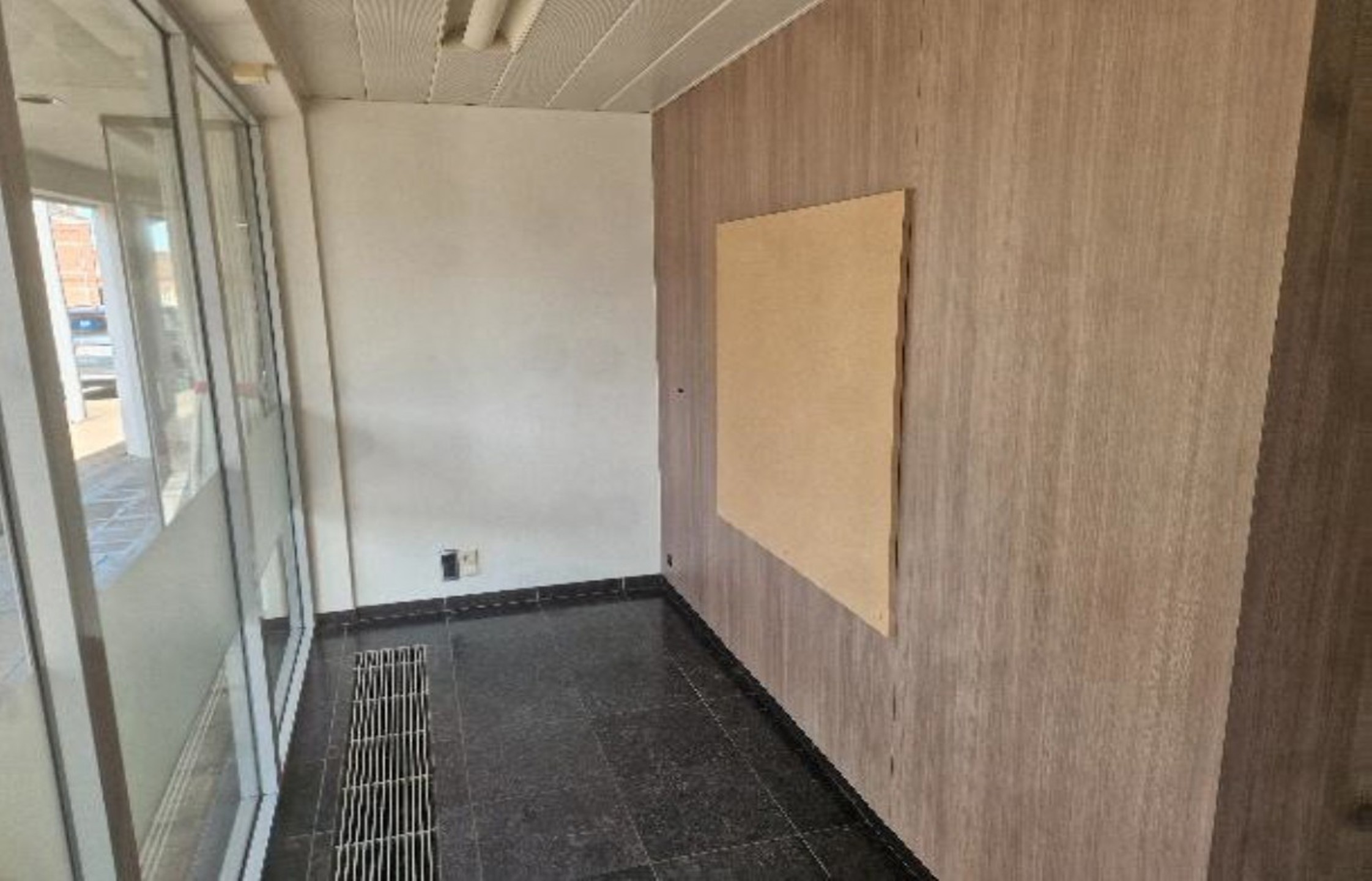 Handels- of kantoorruimte van ca. 280 m² op het gelijkvloers - foto 5