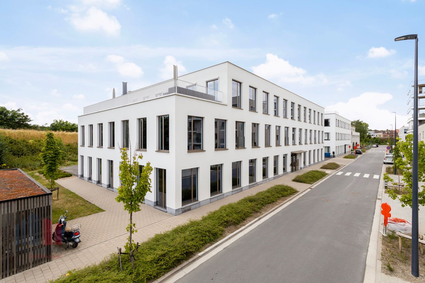 Instapklaar & modern kantoor vanaf 800 tot 2.061 m² op toplocatie in Gent nabij het water - foto 5