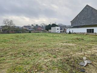Terrain à bâtir spacieux et bien situé !Ce beau terrain à bâtir offre de nombreuses possibilités grâce à sa grande surface de pas moins de 10A...