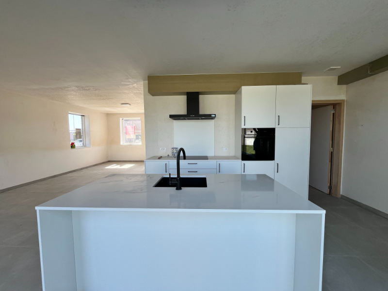 Halfopen woning met 3 slaapkamers en garage - photo 5