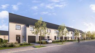 Op wandelafstand van de markt van Pittem transformeren we een voormalige tuinbouwsite tot een moderne, autoluwe woonbuurt met 21 energiezuinige woningen. Langs de Koffiestraat worden 8 woningen gerealiseerd, elk voorzien van een inpandige garage. Achterliggend worden 13 woningen gebouwd voorzien van een carport met de nodige voorzieningen voor elektrisch laden. Wat dit project extra bijzonder maakt, is de gemeenschappelijke groenzone met een rustige verbinding voor fietsers en wandelaars.<br /><br /><strong>Indeling van de woningen:</strong><br />Gelijkvloers: een inkomhal met gastentoilet, ruime en lichtrijke leefruimte met open keuken en een inpandige garage.<br />Verdiep: een nachthal met apart toilet, 3 volwaardige slaapkamers, badkamer met ligbad, inloopdouche en dubbel lavabomeubel. <br />Zolder: te bereiken via het zolderluik. <br /><br /><strong>Troeven van deze woningen:</strong>
<ul>
	<li>Verlaagd btw-tarief van 6% voor afbraak en heropbouw (indien je aan de voorwaarden voldoet)</li>
	<li>Tuinaanleg inbegrepen</li>
	<li>Duurzaam en energiezuinig wonen</li>
	<li>Zuid gerichte tuinen</li>
	<li>Vloerverwarming op het gelijkvloers in combinatie met lucht/water warmtepomp</li>
	<li>Regenwaterput van 7.500 liter aangesloten op toiletten, wasmachine en buitenkraan</li>
	<li>Kies zelf de afwerking van jouw woning volgens eigen smaak en budget – zo maak je van deze woning écht jouw thuis</li>
	<li>Mogelijkheid tot aankopen van een extra private parkeerplaats </li>
</ul>
Of je nu op zoek bent naar een eerste woning, een gezinsvriendelijke thuis of een slimme investering: dit project combineert ligging, duurzaamheid en woonkwaliteit op een unieke manier.<br />Contacteer ons vandaag nog voor meer informatie of een afspraak op ons kantoor te Roeselare. 