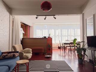 <p><span>Gent - Goudstraat 1A: Op zoek naar een </span><span>uniek appartement in hartje Gent?</span><span> Dan is dit pand mogelijk iets voor u. </span></p><p><span> </span></p><p><span>De belangrijkste troeven in een notendop: </span></p><ul><li><span>Fietsenstalling in het gebouw</span></li><li><span>Industrieel materiaalgebruik: betonen vloeren en bakstenen muren</span></li><li><span>Gelegen in de Gentse binnenstad: vlot bereikbaar met de fiets, te voet en het openbaar vervoer</span></li></ul><p><span> </span></p><p><span>Indeling: </span></p><p><span>Inkom met toilet, leefruimte met ingerichte open keuken, 2 slaapkamers, badkamer (dubbel lavabomeubel, bad en aansluiting wasmachine). Afgesloten fietsenberging aanwezig.</span></p><p><span>Een buitenkans voor wie op zoek is naar een appartement in een uniek gebouw in het centrum van Gent!<br /><br /></span></p><p><span>Domicilie verplicht. Contract van 3 jaar. Beschikbaar vanaf 1/09/2026.</span></p><p><span>Huurprijs: € 940 + € 180 (gemeenschappelijke kosten, verwarming en water), elektriciteit afzonderlijk.</span></p><p><span> </span></p><p><span>Neem contact op met Axel Lenaerts makelaars voor een bezoek via onze website.</span></p><p><span> </span></p>
