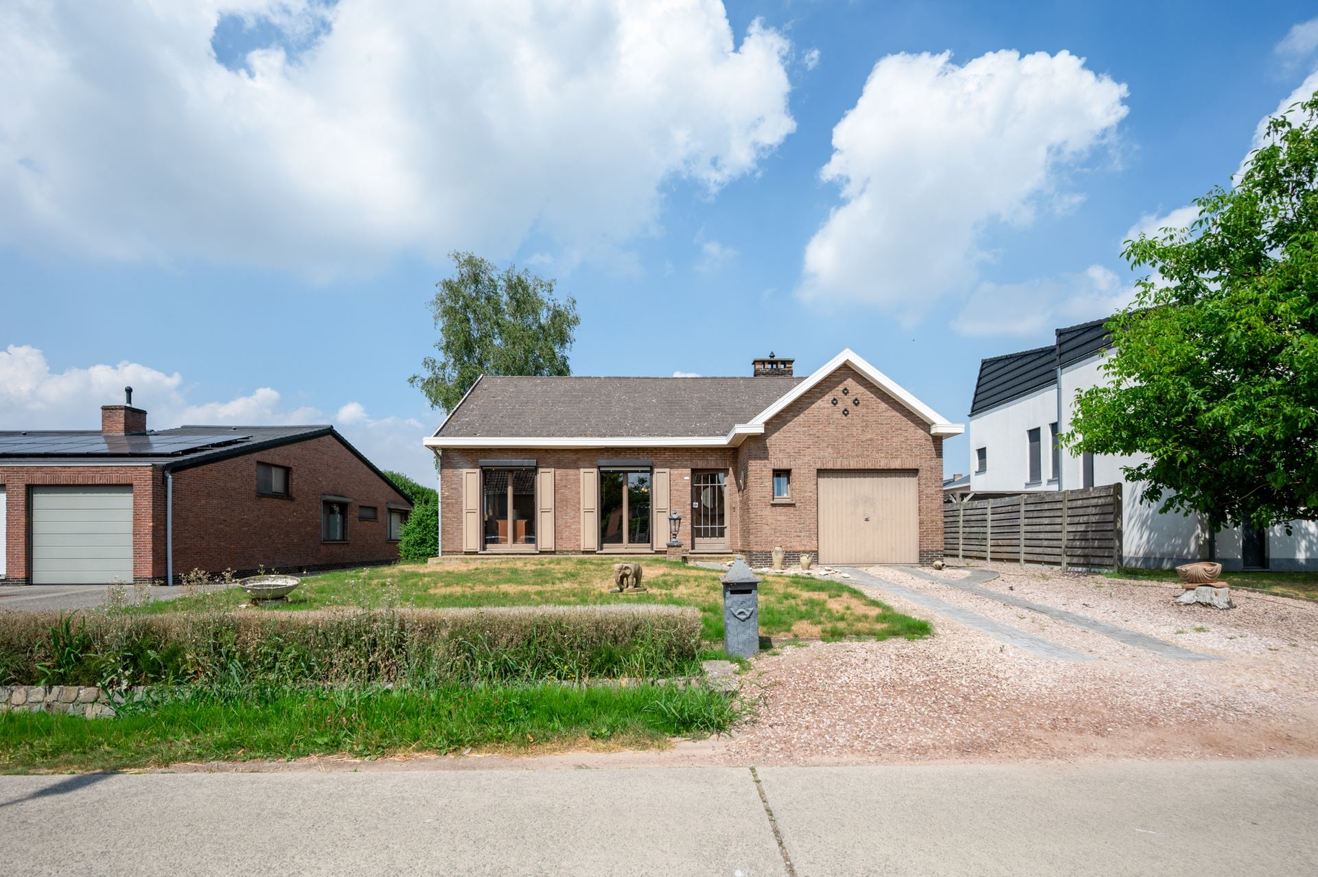 Solide woning met tal van mogelijkheden op een gegeerde locatie - foto 1