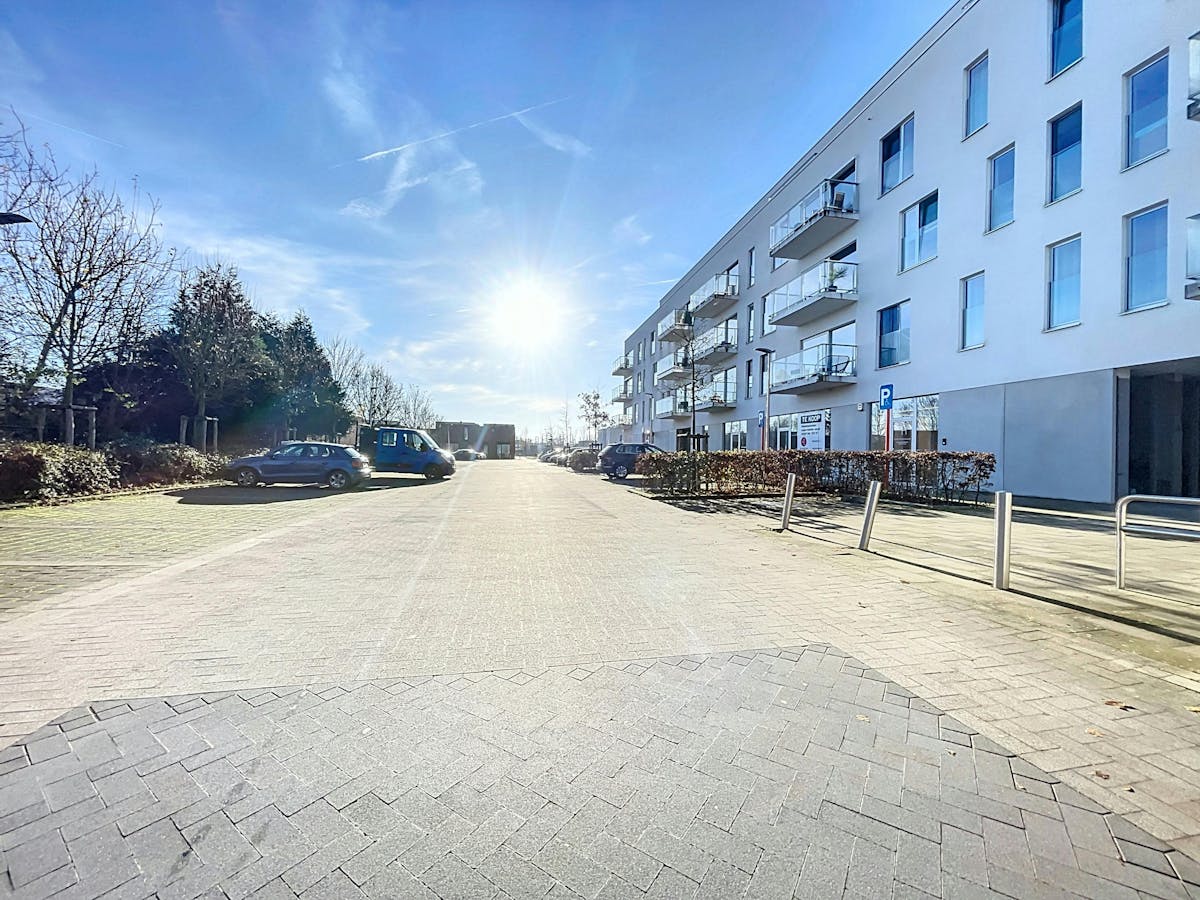 Local commercial nouvellement construit (43 m² - 331 m²) au centre de Lokeren - photo 2
