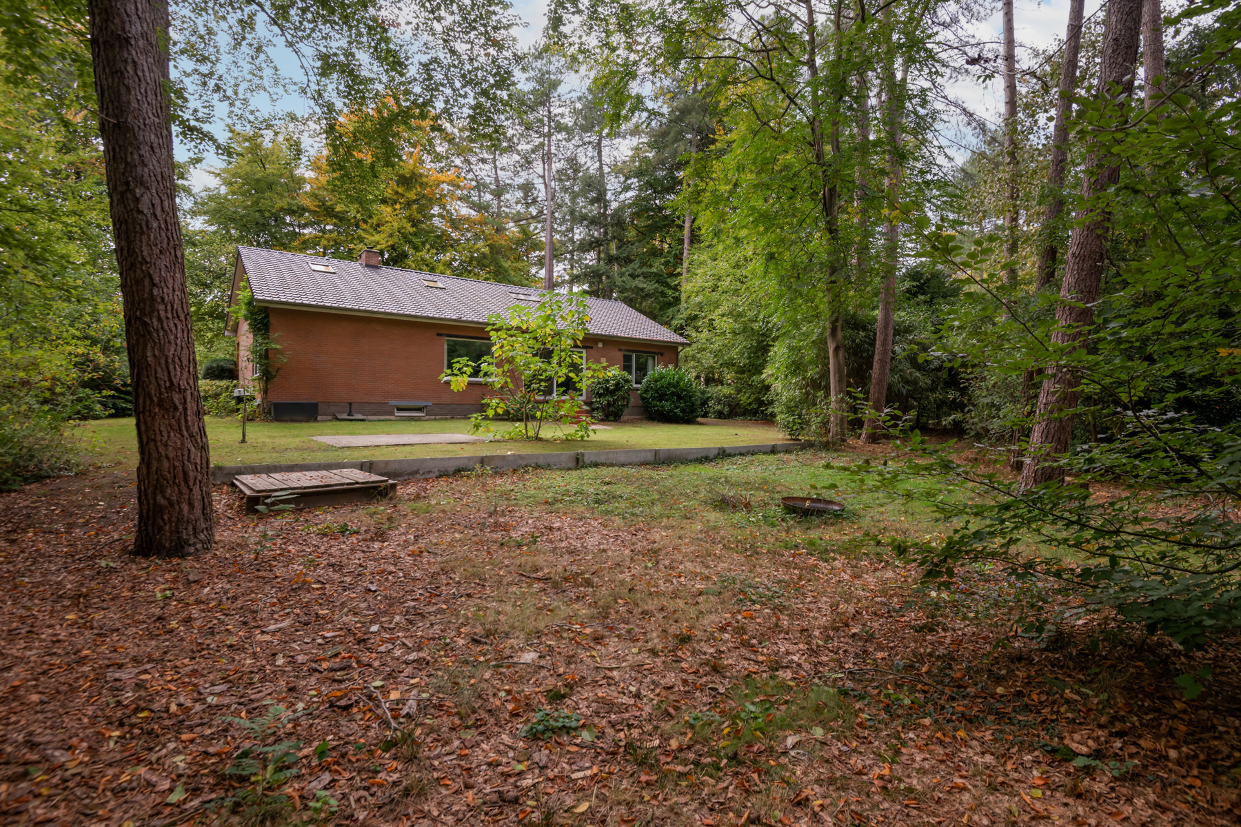 Ruime, instapklare seventies villa op een toplocatie in Dennendael! - foto 1