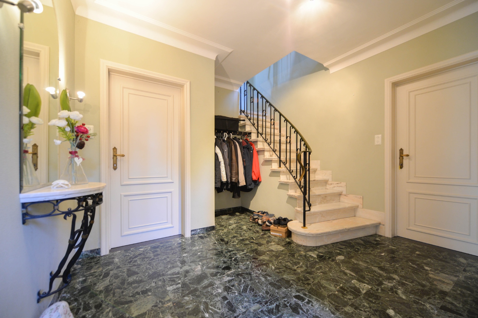 Te huur, zeer ruime gezinswoning met tuin te Oudenaarde - foto 3