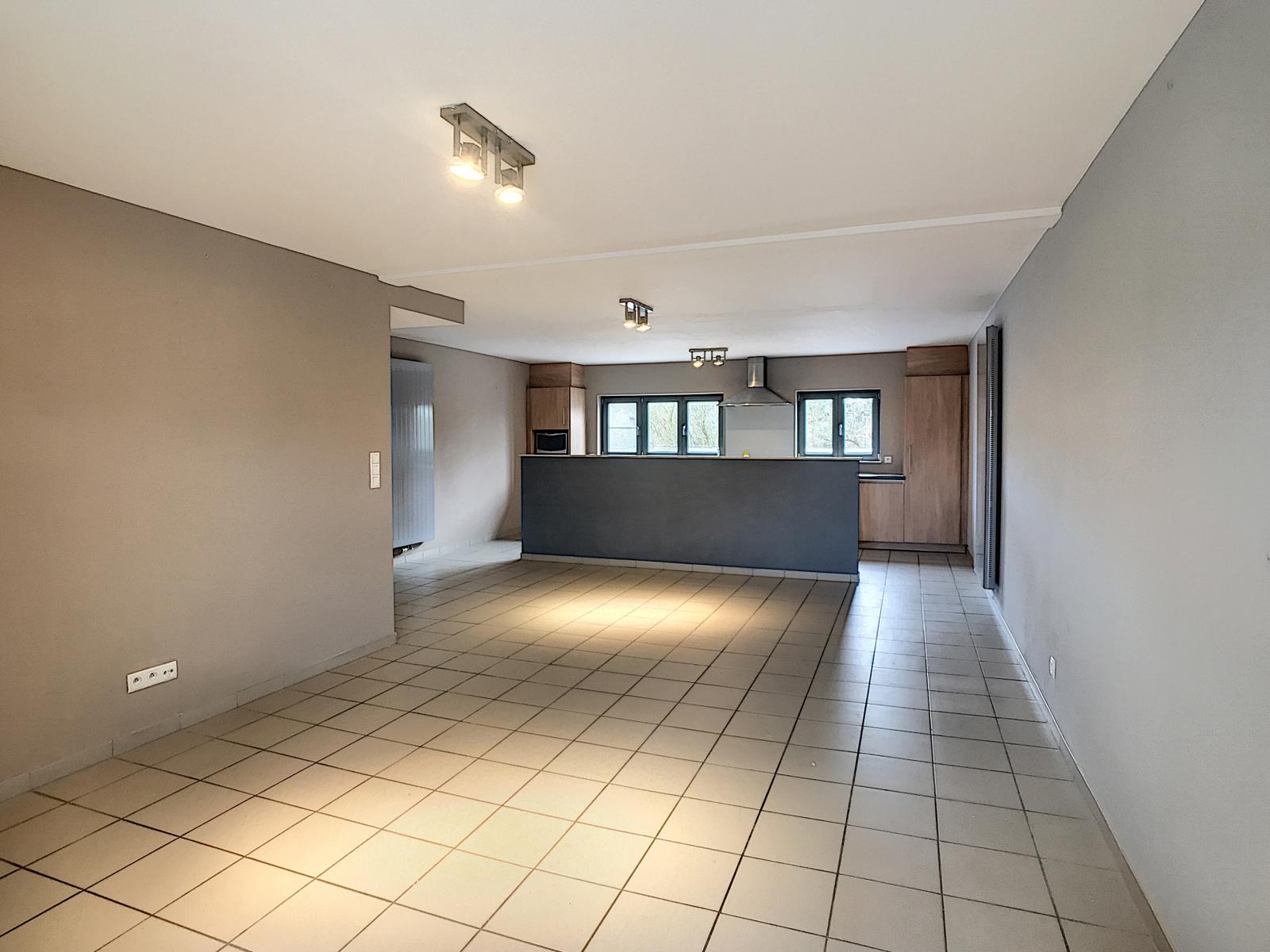 Duplex appartement gelegen op de eerste verdieping met 3 slaapkamers - foto 4