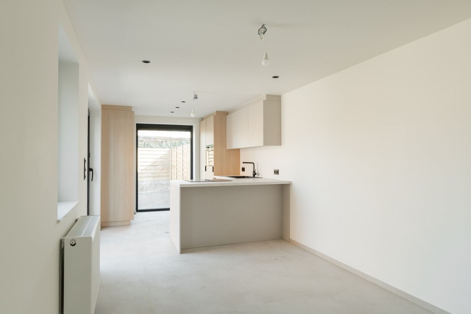 Ruime halfopen woning met 4 slaapkamers, ideaal gelegen aan de Steenweg op Kleine Brogel in Kaulille! - foto 5