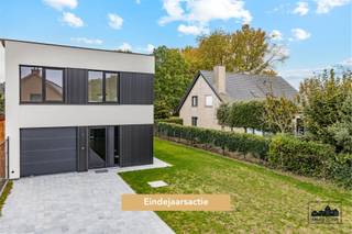 <p>! Eindejaarsactie: bij aankoop van deze woning wordt de volledige verlichting t.w.v. € 9.000,00!*</p><p>Stap binnen in deze stijlvolle BEN-nieuwbouwwoning waar moderne elegantie en kwaliteit samenkomen. Gelegen op een ruim perceel van ca. 525 m² in Meerdonk, combineert deze woning rust, ruimte en luxe met een hoogwaardige afwerking.</p><p>De leefruimte baadt in het licht en straalt warmte uit dankzij de verfijnde visgraat parketvloer. De open keuken vormt een echte blikvanger en biedt een mooie balans tussen hedendaags design en gebruiksgemak.</p><p>Op de verdieping bevinden zich drie ruime slaapkamers, een apart toilet en een riante badkamer met ligbad en inloopdouche, afgewerkt met duurzame en verfijnde materialen.</p><p>Ook op het vlak van energie en duurzaamheid scoort deze woning bijzonder sterk. Een warmtepomp met vloerverwarming, ventilatiesysteem D en doorgedreven isolatie zorgen voor een gunstig EPC en E-peil. Dit lage E-peil geeft bovendien vrijstelling van de onroerende voorheffing gedurende de eerste vijf jaar.</p><p>De woning beschikt over een ruime, zuidwestgerichte tuin met terras, voldoende parkeergelegenheid en is gelegen in een rustige doodlopende straat met een vlotte verbinding naar scholen, winkels en openbaar vervoer.</p><p>Voor meer informatie of een bezoek, contacteer Nathan van Immo Zone op 0479/93.41.49.</p><p>*Verlichting volgens lastenboek, actie geldig t.e.m. 31/12/2025</p>