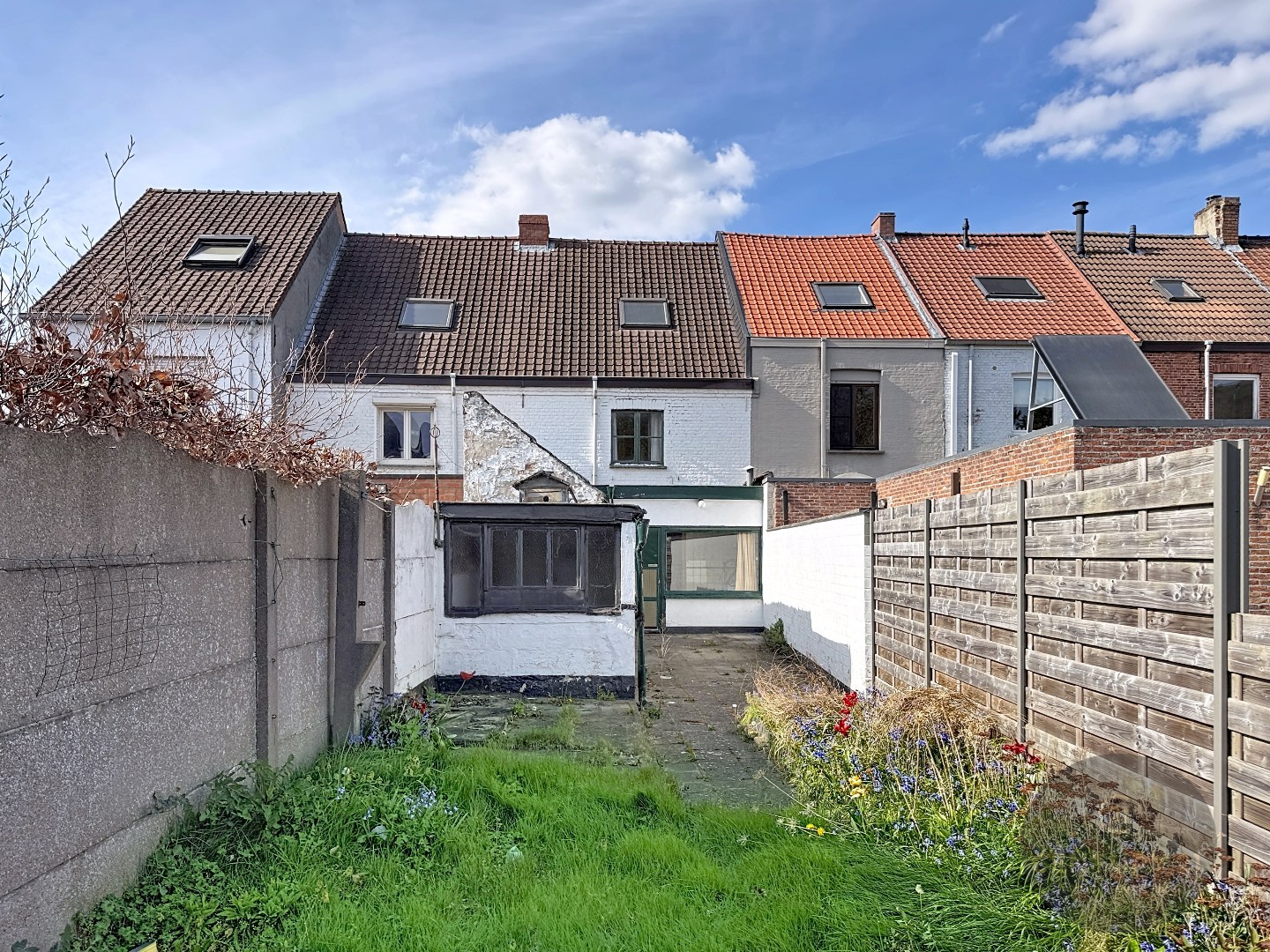 Op te frissen stadswoning met zonnige tuin! - foto 3