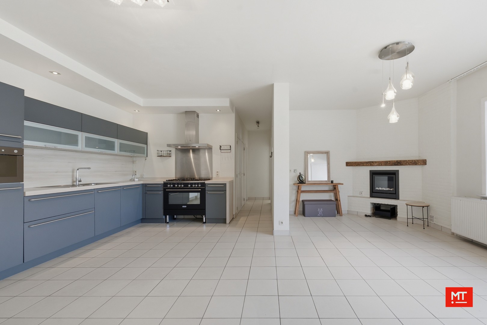 Gelijkvloers twee-slaapkamerappartement met garage te koop in het centrum van Langemark - foto 4