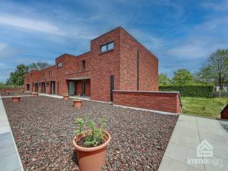 PLUSPUNTEN:🏠 Bewoonbare oppervlakte: 160,70 m²🌇 Urban loft: veel licht en ruimte!🛏️ 3 ruime slaapkamers🌳 109 m² privé tuin en terras – gelegen op...
