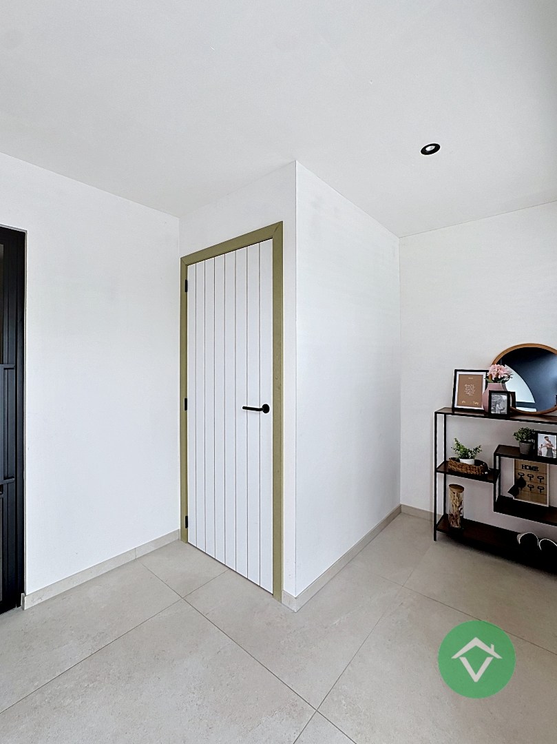 Instapklare woning met 4 slaapkamers en tuin te huur in Roeselare - foto 4
