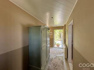 Ruime polyvalente patiowoning / kangoeroewoning / kantoorvilla met maar liefst 7 mogelijke slaapkamers! Het eigendom, met bouwjaar 1990, is...