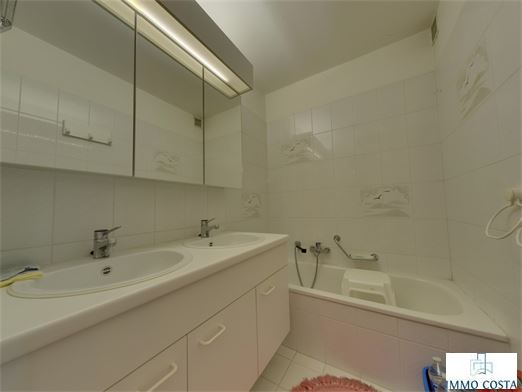 verzorgd appartement met lateraal zeezicht in residentie Falcon - foto 5