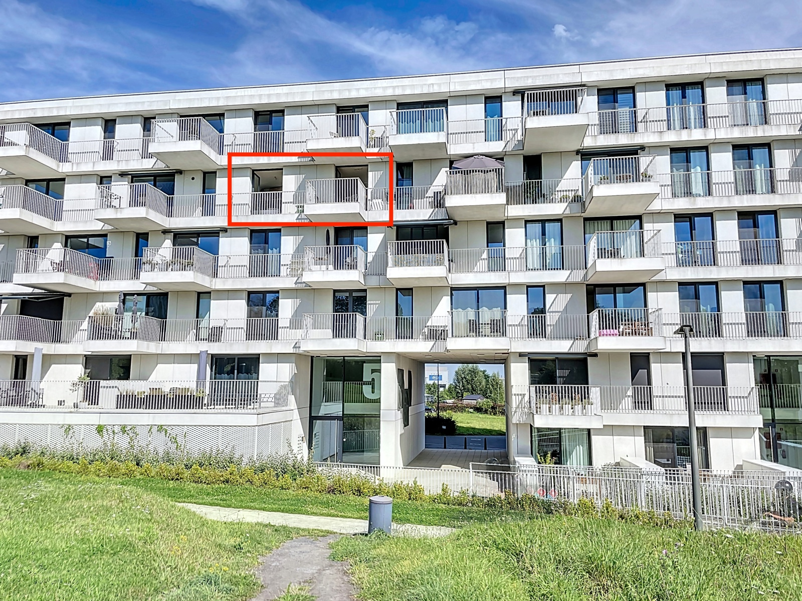 1 slpk app met terras en inpandige parkeerplaats - foto 1