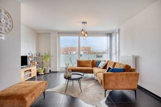 In het hart van Evergem, op een boogscheut van Gent, bevindt zich dit lichtrijke duplexappartement in een kleinschalige residentie met slechts...