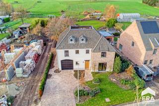 Prachtige landelijke villa met vrij zicht te koop in Lommel!Lommel: Landelijke villa (338m²) met zwembad en vrij zicht op 2003m²! Deze stijlvolle...