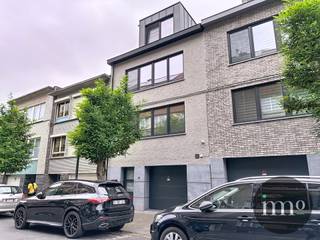 Modern, ENERGY-EFFICIENT and LIGHT-FILLED home with a number of nice EXTRAS such as underfloor heating, floor insulation, burglar-proof front...